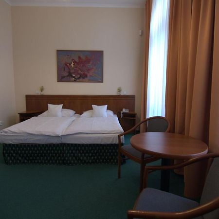 Hotel Westend Маріанські Лазні Екстер'єр фото